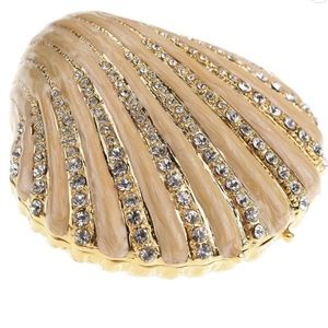 Jere Clam Shell Trinket
